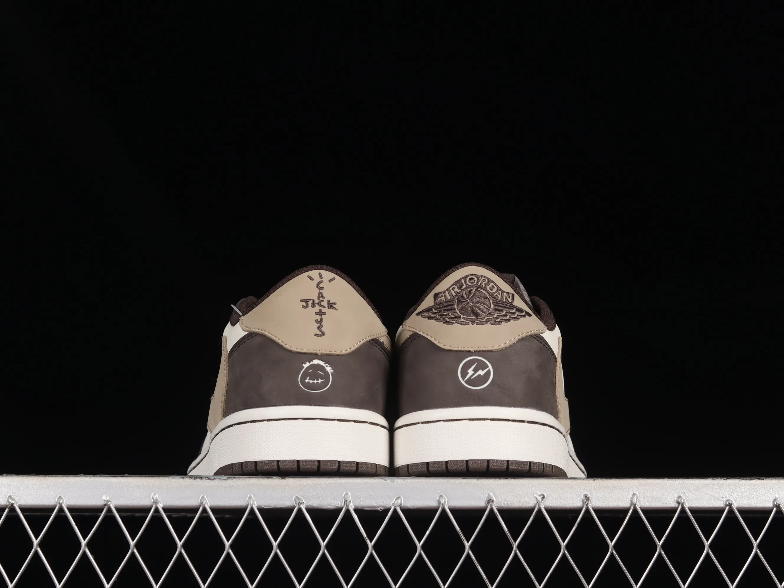 All Categories Air Jordan Jordan Series Basketball Shoes Air Jordan 1 Low Travis Scott x Air Jordan 1 Low OG AJ1 Joe 1 Reversed Overhook Joint Style Casual Sports Basketball Shoes DM7866-666